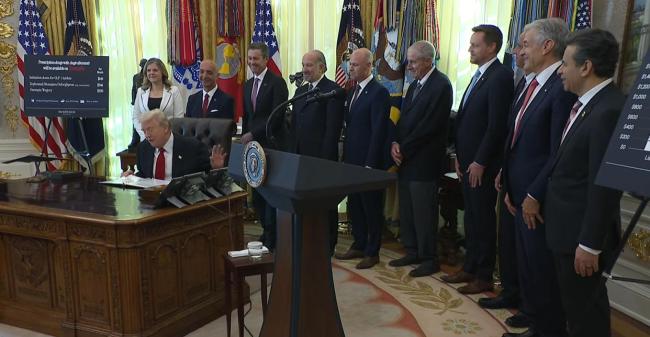 特朗普官宣降价减肥药企高管当场晕倒