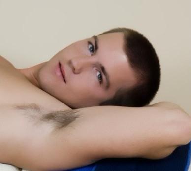 严肃讨论：男演员该不该有腋毛？黄渤都剃了刘恺威黄晓明还留着！