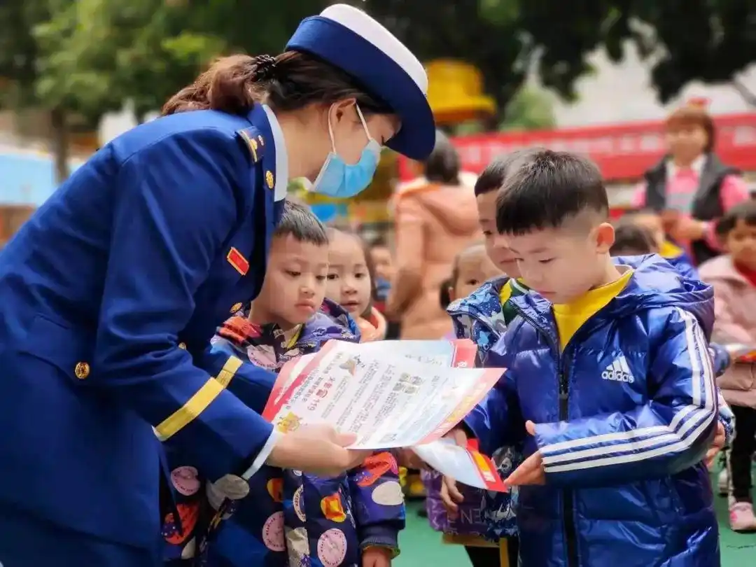 幼儿园消防安全演练_儿童消防新闻_寒假儿童消防安全培训