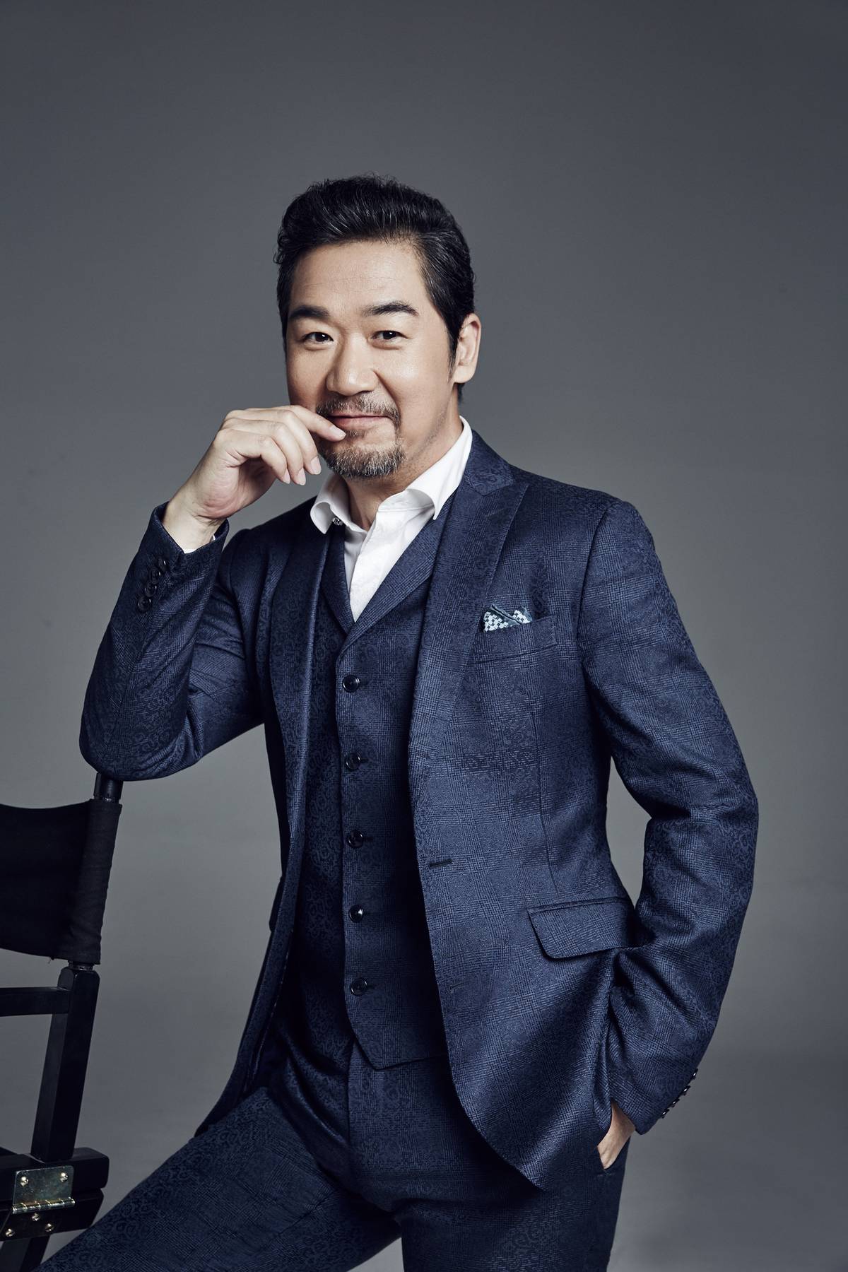 张国立 与罗秀春 离婚内幕 _张国立 早年经历 _演员张国立前妻