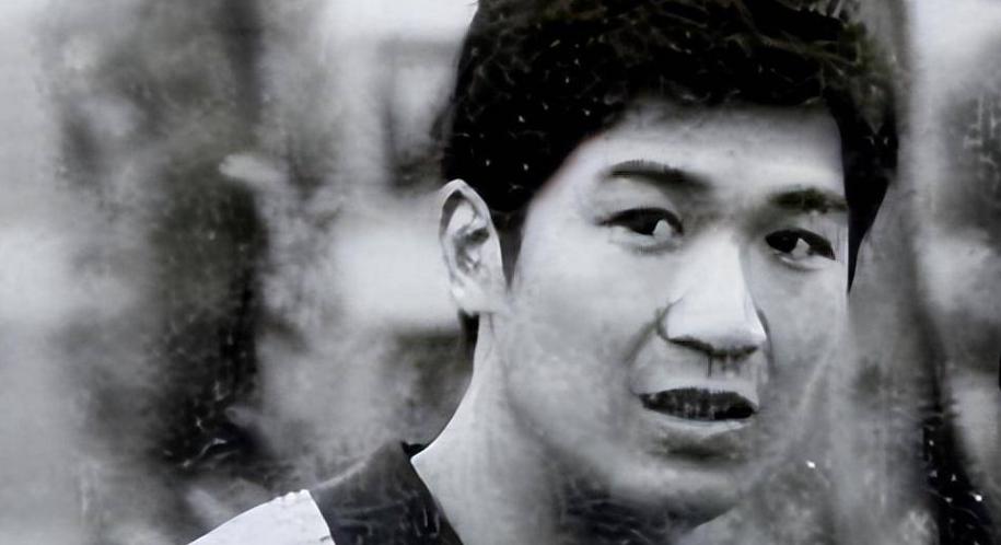 张国立与罗秀春离婚内幕_张国立再婚邓婕后罗秀春生活_演员张国立前妻