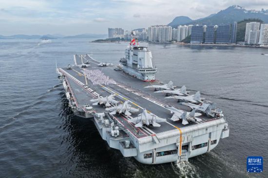 记者手记：夜泊维多利亚湾