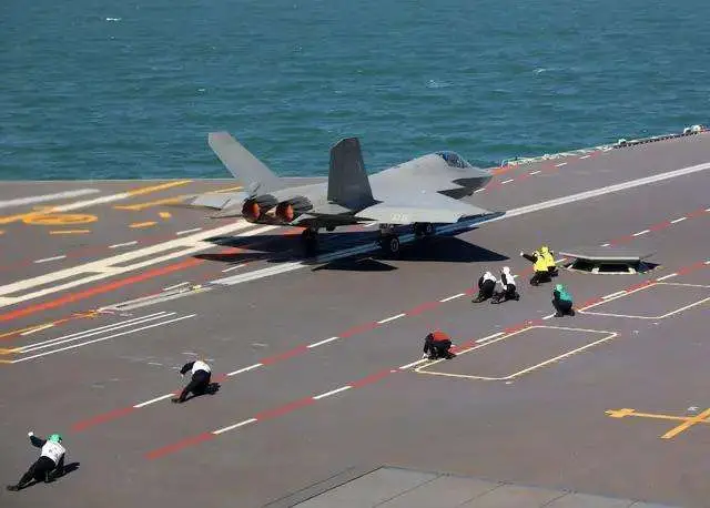 福建舰上的“气泡”是什么_福建舰推迟公开原因分析_福建舰电磁弹射试验完成时间