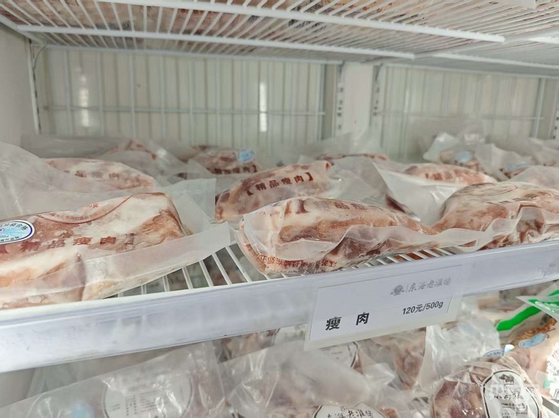 “猪王”“肉王”正面争锋_东海老淮猪福利养殖_东海老淮猪保种扩群