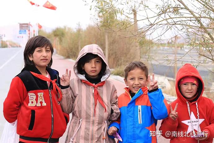 新疆南北疆景点推荐_新疆比较大的论坛网站_新疆南北疆旅游路线