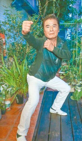 雷洪 早年经历 _ 雷洪 演艺生涯 _雷洪一妻五妾