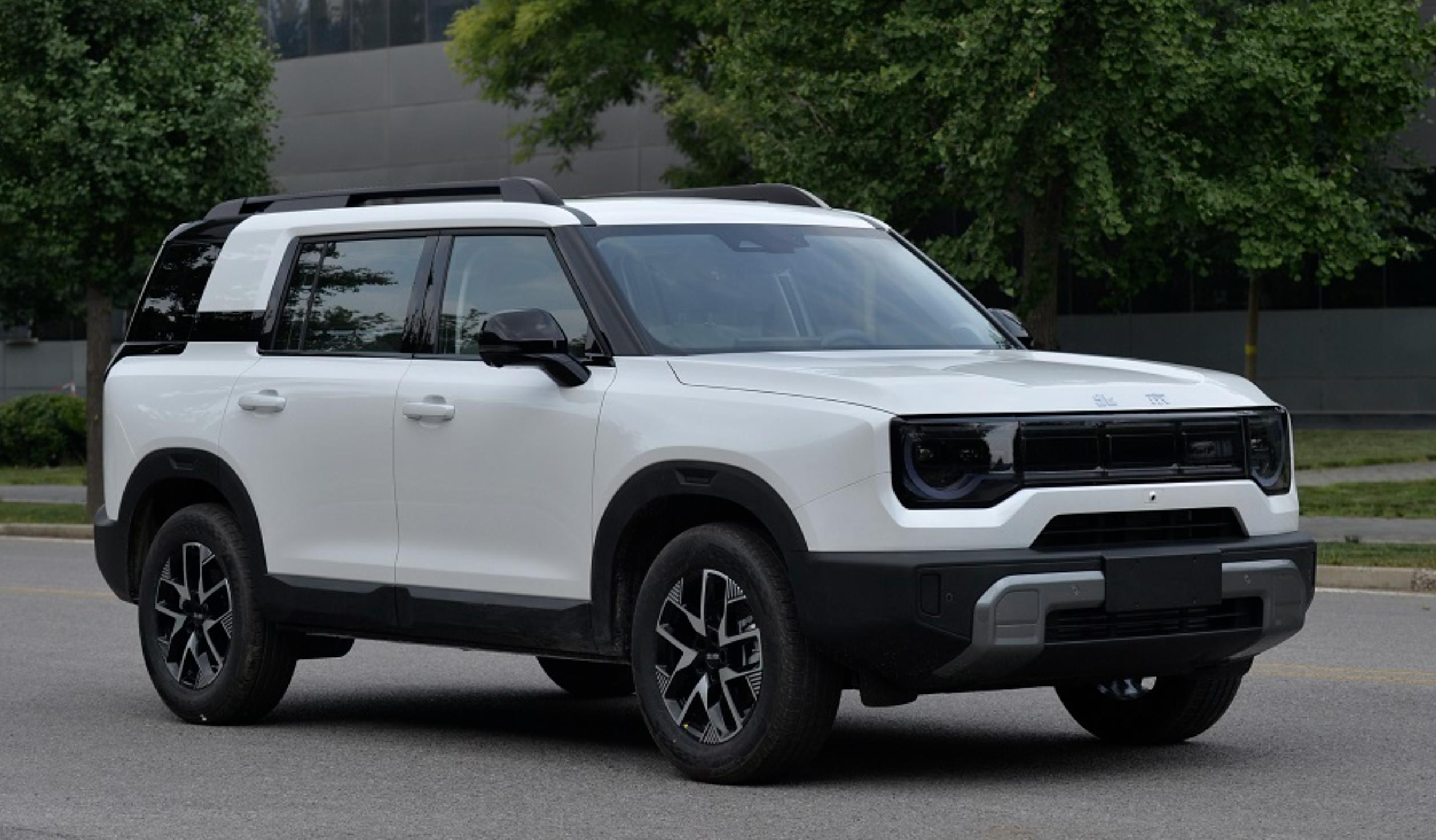 北京车展模特_北京越野BJ30旅行家 2025成都车展 预告图