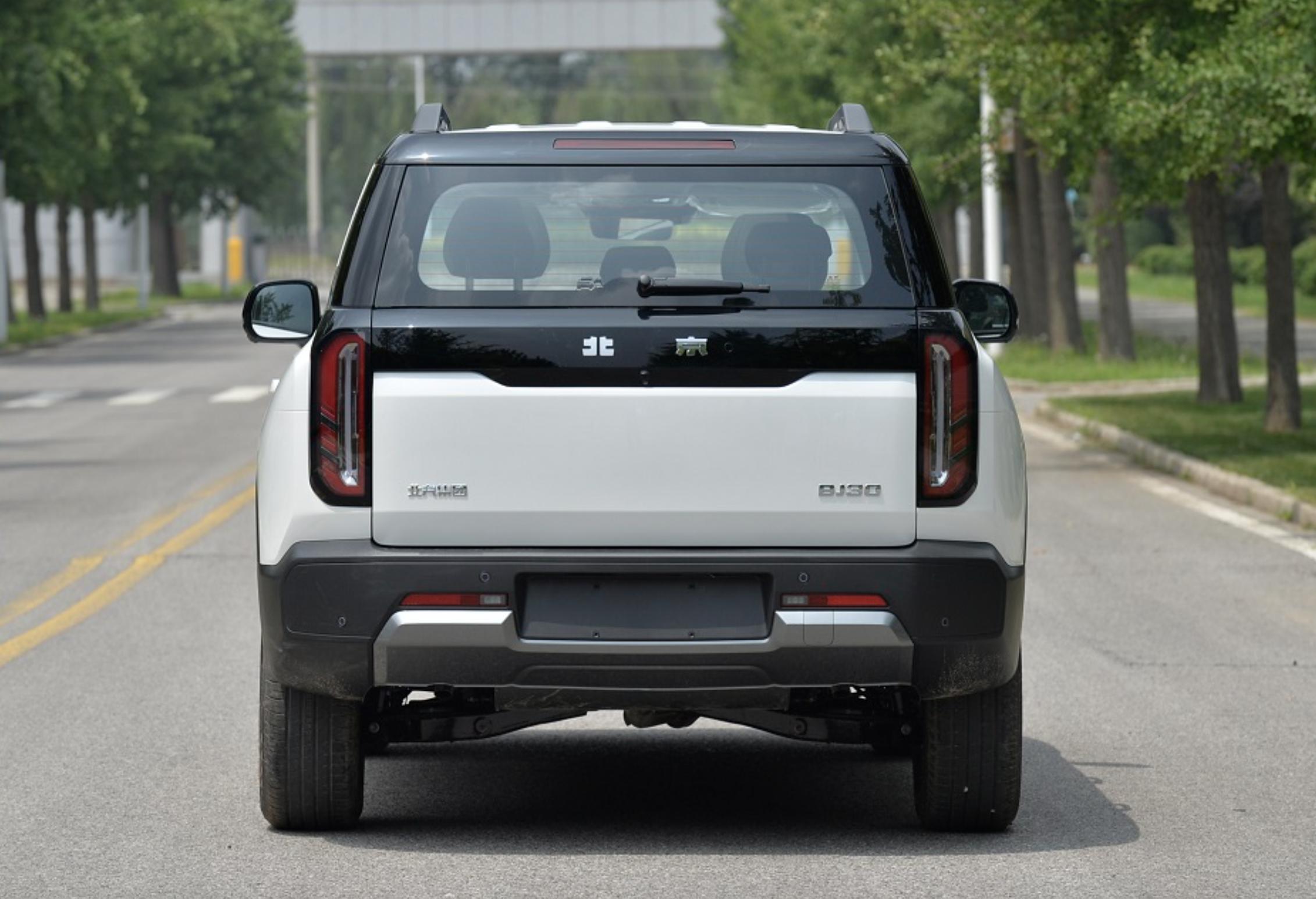 北京车展模特_北京越野BJ30旅行家 2025成都车展 预告图