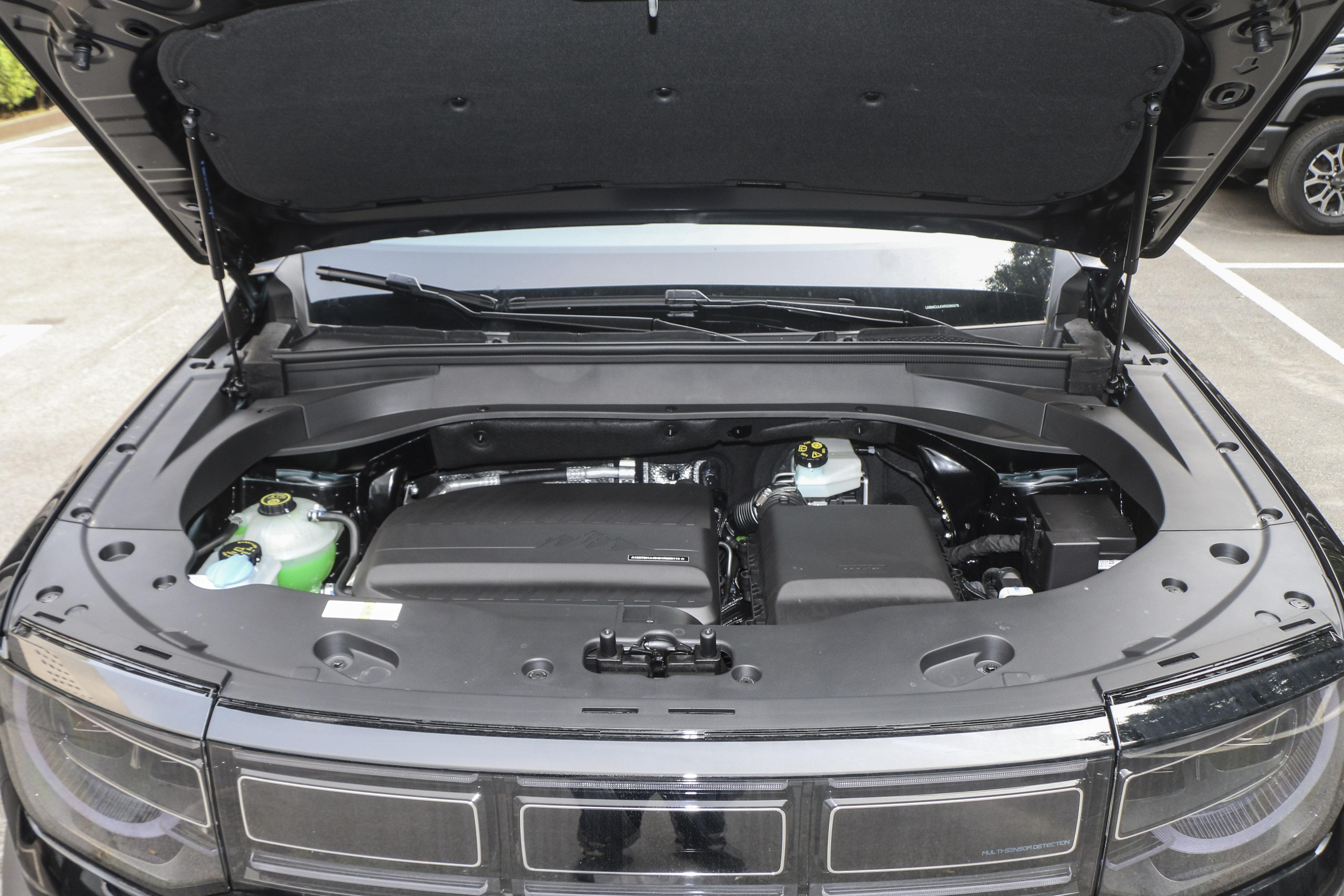 北京越野BJ30旅行家 2025成都车展 预告图_北京车展模特