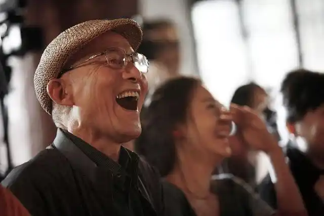 游本昌济公故事_游本昌跑龙套经历_小伙模仿济公爆火 是游本昌亲传弟子