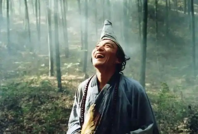 游本昌济公故事_小伙模仿济公爆火 是游本昌亲传弟子_游本昌跑龙套经历