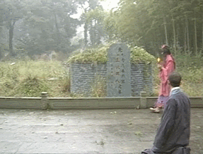 小伙模仿济公爆火 是游本昌亲传弟子_真人版少年歌行忘忧大师 游本昌 济公表演艺术家