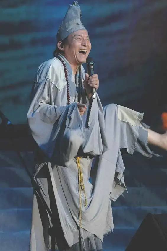 真人版少年歌行忘忧大师 游本昌 济公表演艺术家_小伙模仿济公爆火 是游本昌亲传弟子