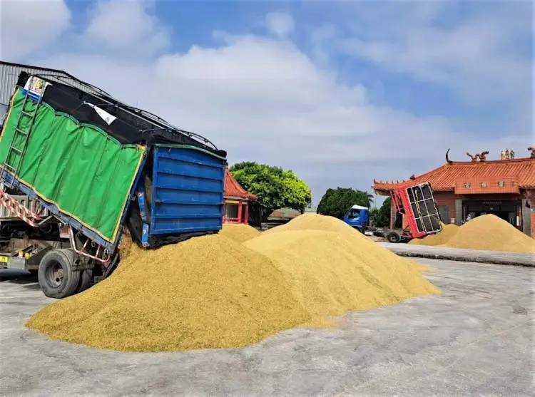 详细阅读:三个月了中国还不下单,美国豆农血亏900亿,喊话特朗普服个软 三个月了中国还不下单,美国豆农血亏900亿,喊话特朗普服个软