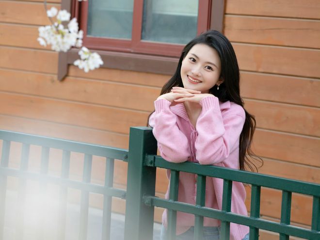 央视主持人名单及简介_龙洋调岗央视综合频道_cctv晚间新闻档目女主持人姓名