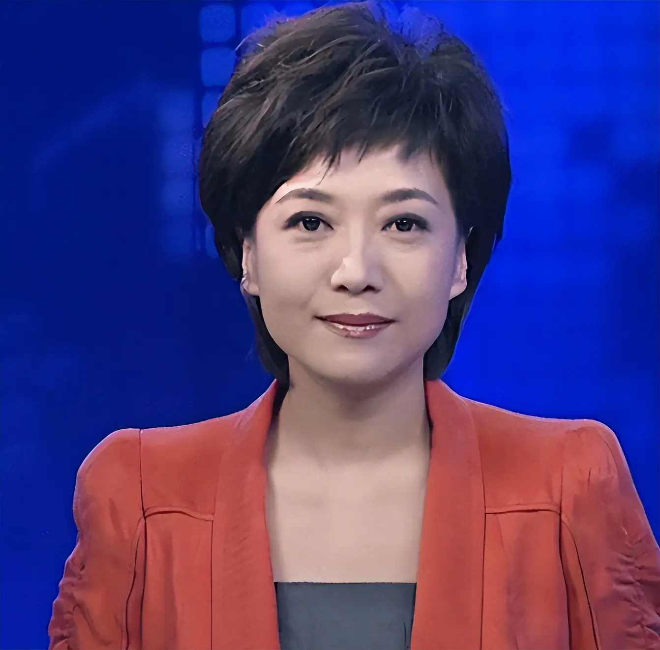 贺红梅导播失误事件_cctv晚间新闻档目女主持人姓名_央视主持人贺红梅