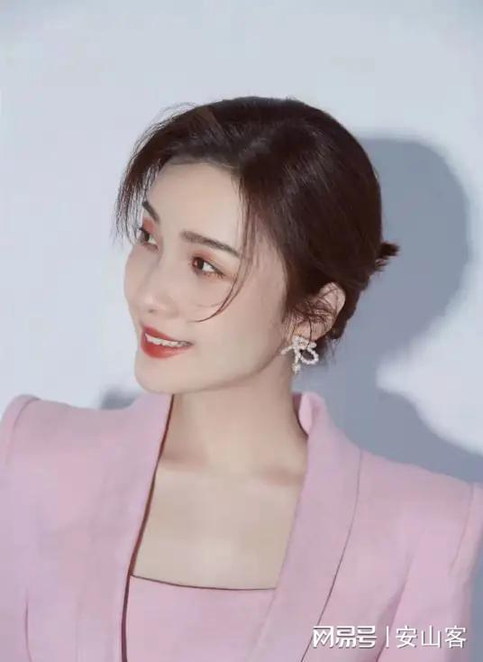 广东卫视主持人_广东广播电视台主持人_cctv晚间新闻档目女主持人姓名