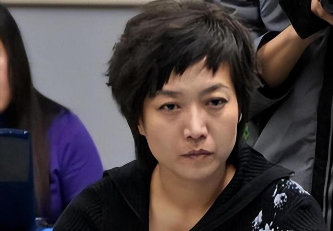 cctv晚间新闻档目女主持人姓名_央视贺红梅 主持生涯 转岗幕后