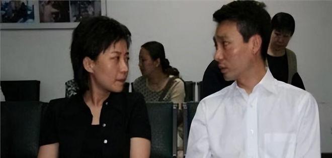 央视贺红梅 主持生涯 转岗幕后_cctv晚间新闻档目女主持人姓名