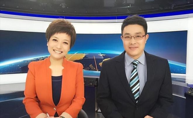 cctv晚间新闻档目女主持人姓名_央视贺红梅 主持生涯 转岗幕后