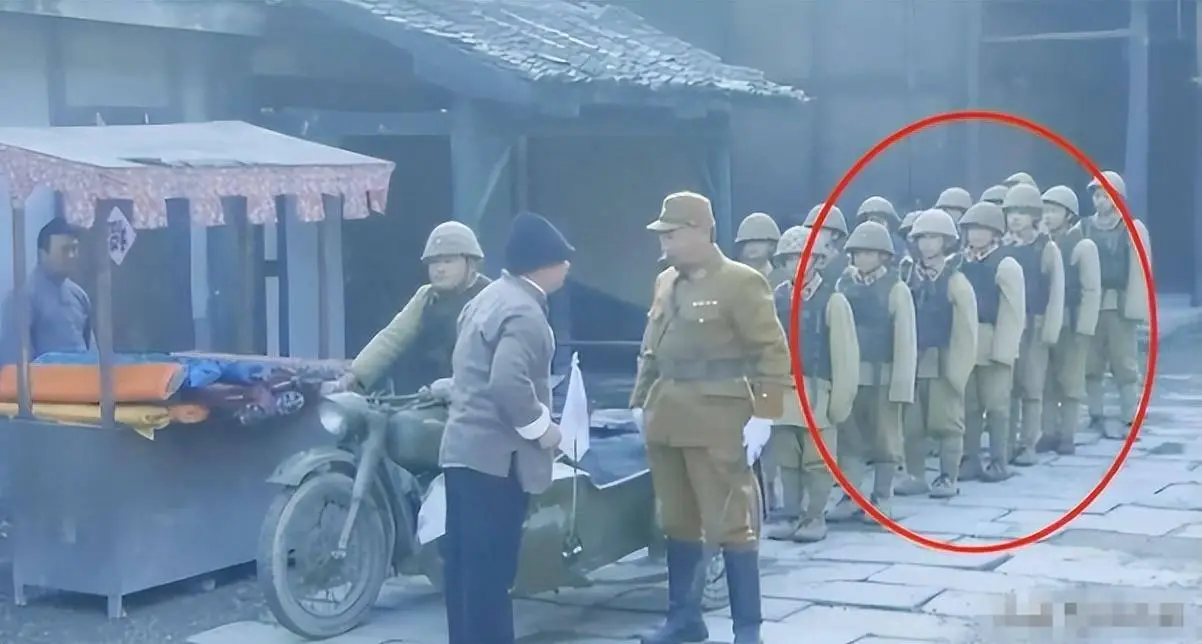 影视剧哭笑不得的穿帮镜头，一个比一个炸裂，连四大名著都在其中