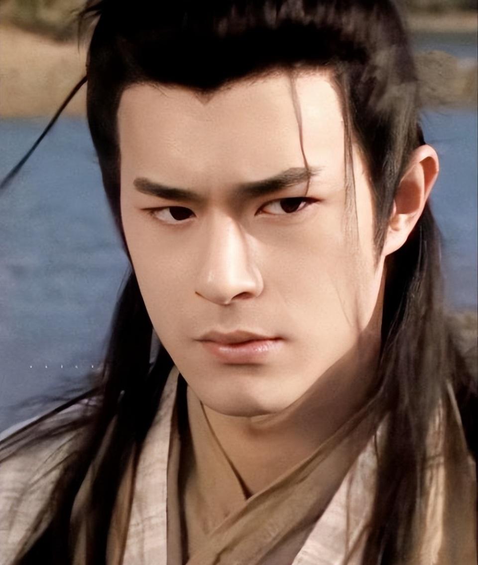 陈浩民医美前后对比_56岁陈浩民现身福建街头显沧桑_陈浩民不老男神