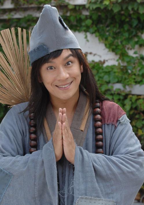 陈浩民医美前后对比_陈浩民不老男神_56岁陈浩民现身福建街头显沧桑