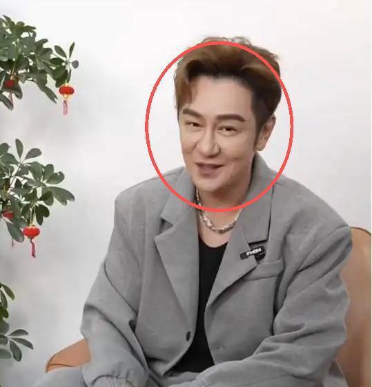 陈浩民医美前后对比_陈浩民不老男神_56岁陈浩民现身福建街头显沧桑