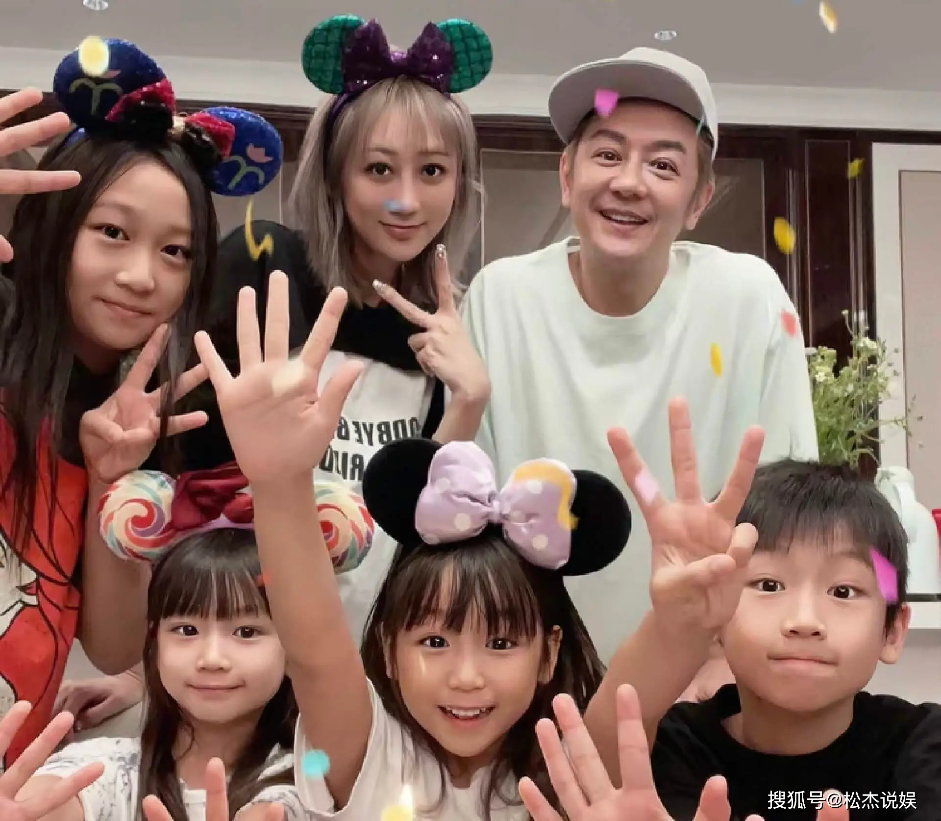 陈浩民近年生活状态_陈浩民香港街头无人认出_56岁陈浩民现身福建街头显沧桑