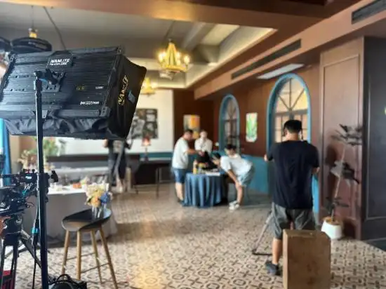 横店短剧剧组数量减少_现代剧剧组外迁至西安郑州_短剧群演招募乱象:应聘先交培训费