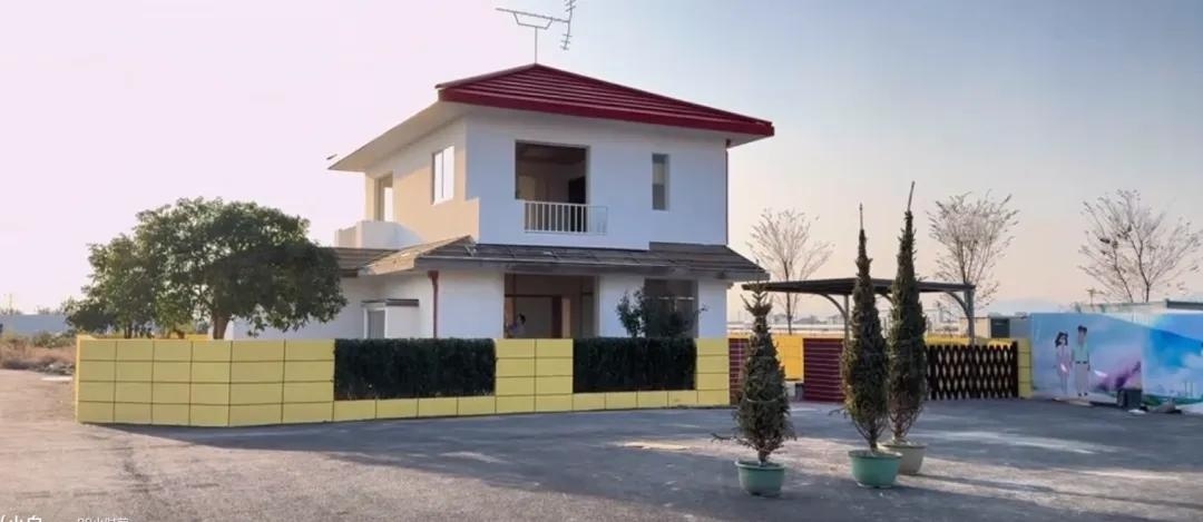 00后负债300万复刻蜡笔小新之家