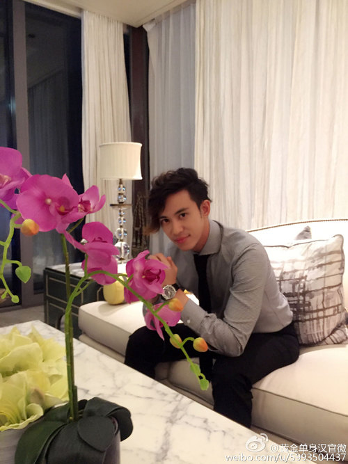 陈楚河黄金单身汉直播_陈楚河方便面头造型_陈楚河黄金单身汉吻戏