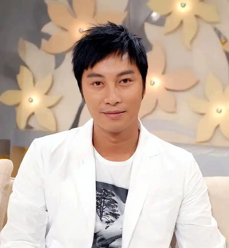 谭耀文 Fiona 娱乐圈婚姻忠贞_谭纪雄老婆