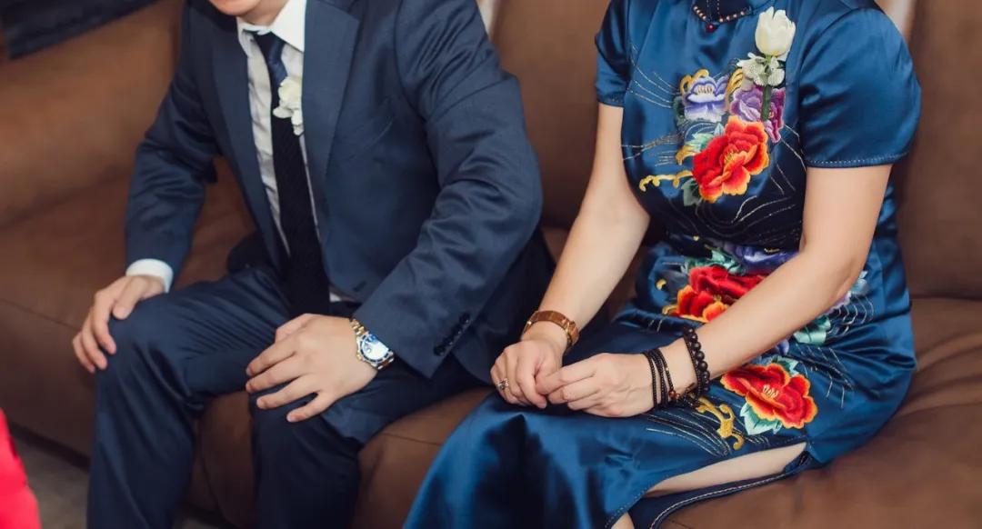 在婚礼中父母应该怎么穿