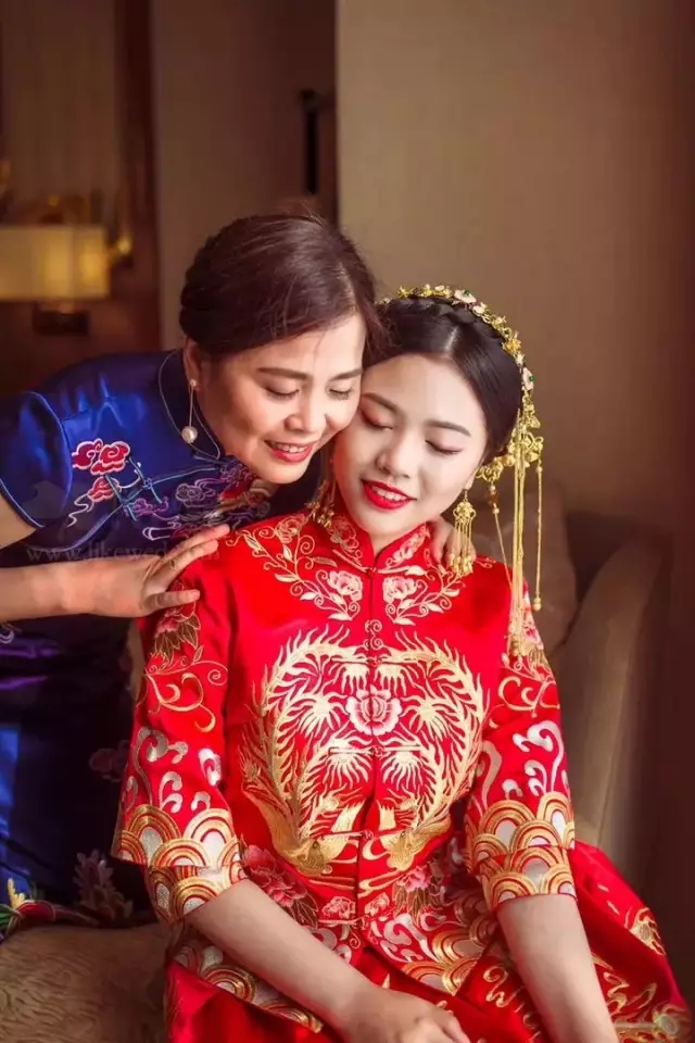 新娘晚装_婚礼妈妈礼服推荐_为妈妈挑选婚礼服装
