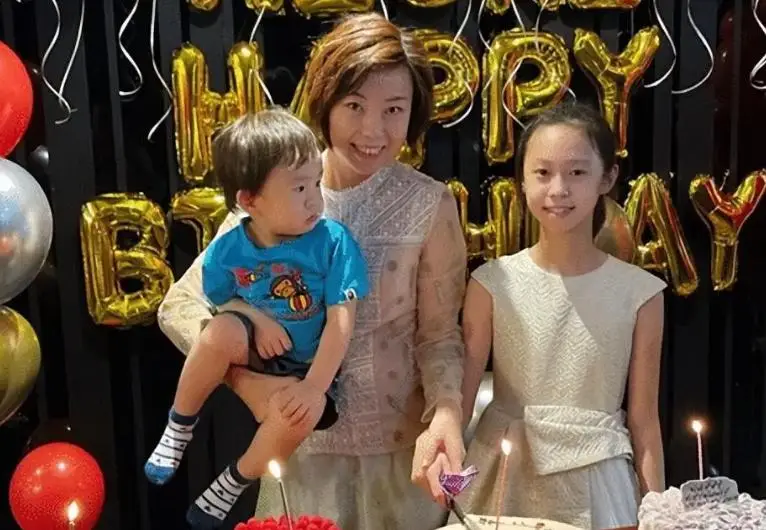 徐威与袁立十二年的恋情_张怡宁老公徐威前妻_金融家徐威与乒乓球运动员张怡宁