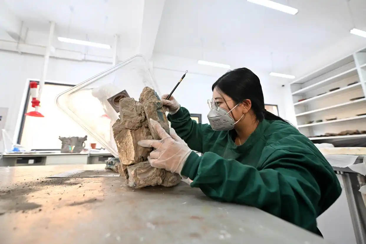 云冈石窟文物保护 数字化保护中心 90后文物医生_云冈大佛都被山西消防喊来上班