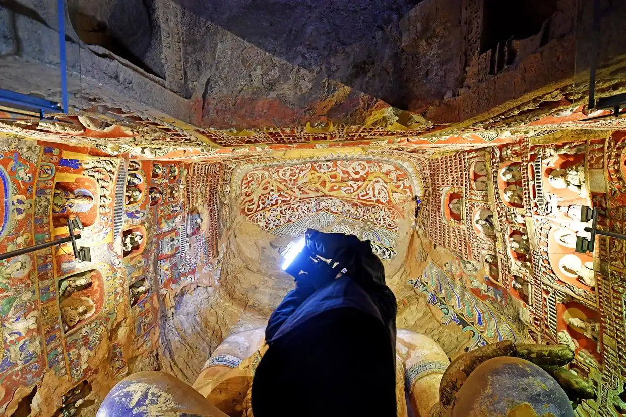 云冈大佛都被山西消防喊来上班_云冈石窟文物保护 数字化保护中心 90后文物医生