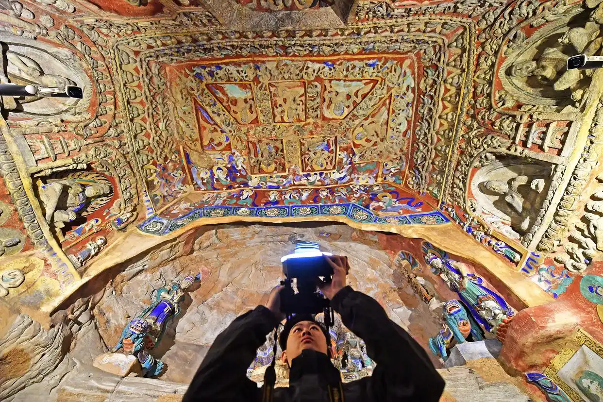 云冈大佛都被山西消防喊来上班_云冈石窟文物保护 数字化保护中心 90后文物医生