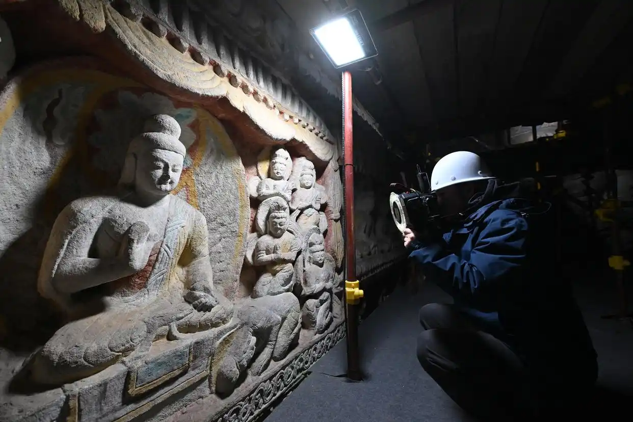 云冈大佛都被山西消防喊来上班_云冈石窟文物保护 数字化保护中心 90后文物医生