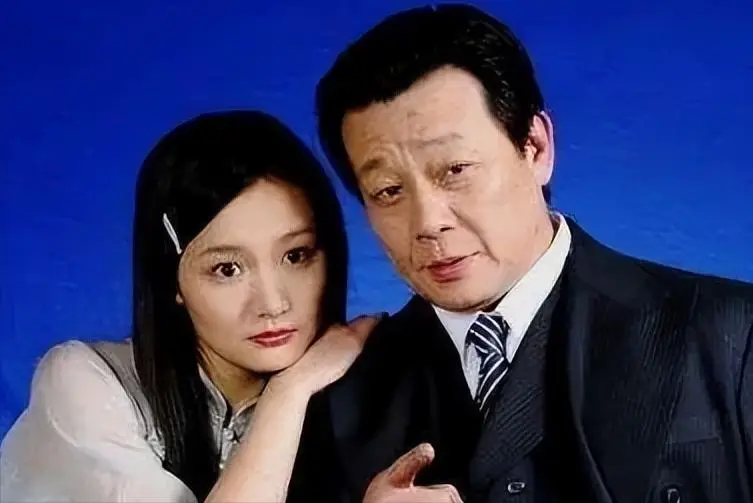 寇世勋双妻家庭对孩子心理影响_寇家瑞父亲背叛母亲婚姻故事_寇家瑞父亲