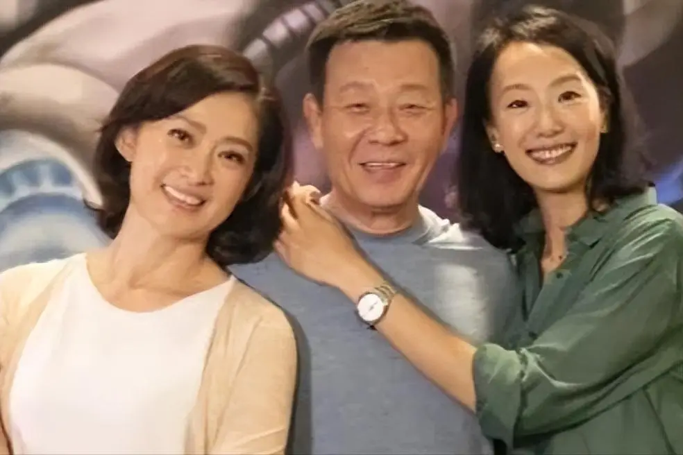 寇世勋双妻家庭对孩子心理影响_寇家瑞父亲_寇家瑞父亲背叛母亲婚姻故事