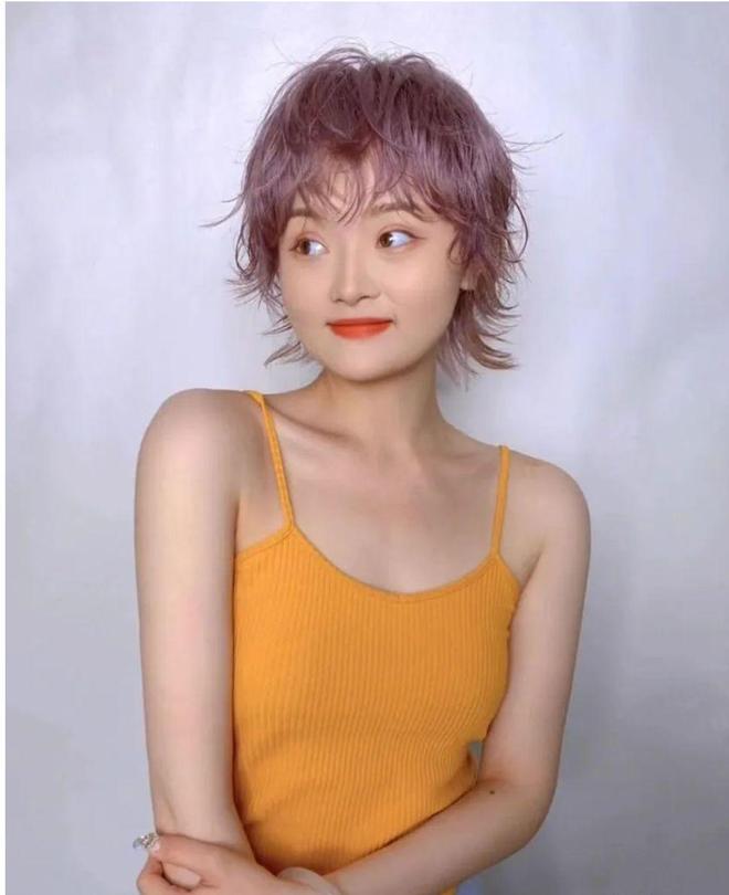 齐脖短发烫发教程_短发烫发型图片_短发烫卷发型