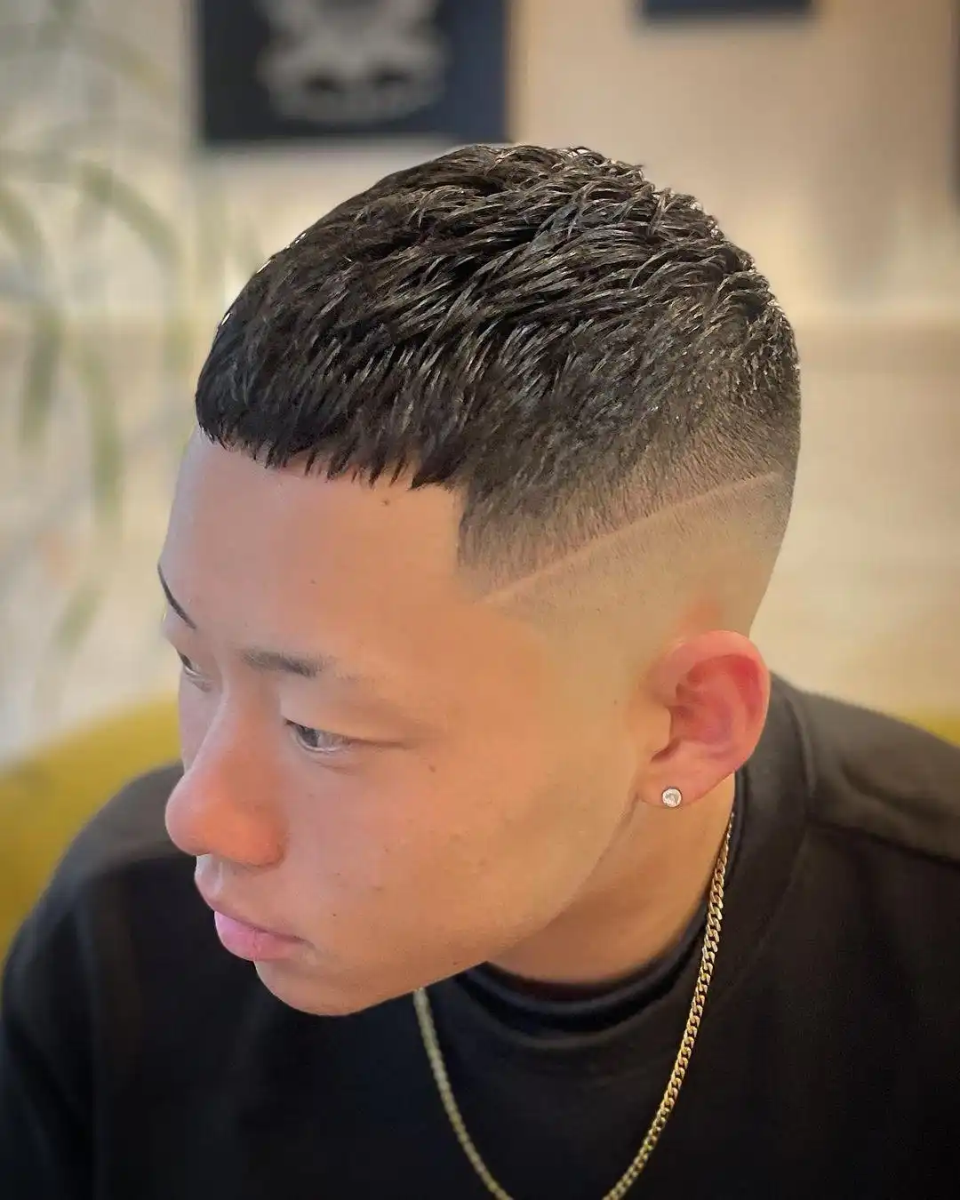 男士飞机头造型_男生发型名称图片_男士短寸头发型