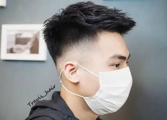 男士偏分刻痕发型_男生发型名称图片_男士寸头发型