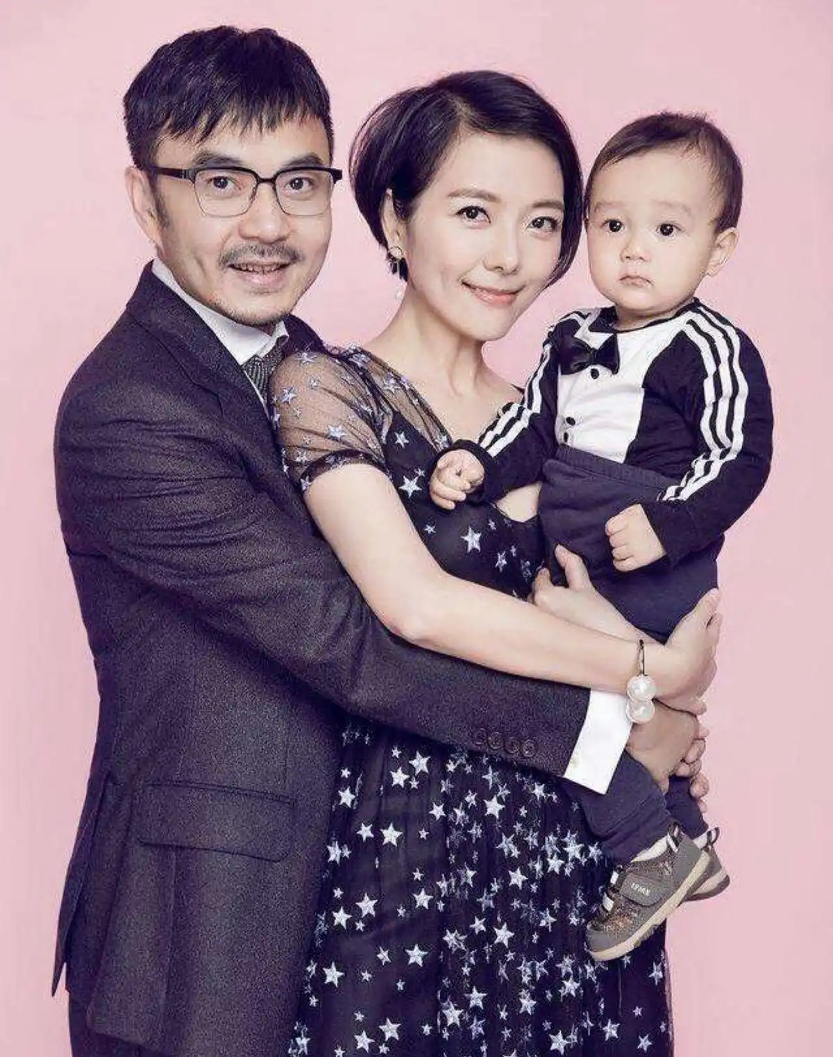 杨乐乐嫁给汪涵后生活_杨乐乐回应独自手术汪涵未陪同_杨乐乐工作室解散