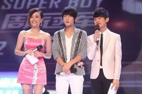 杨乐乐汪涵老婆近况_杨乐乐回应独自手术汪涵未陪同_杨乐乐投资失败被强制执行