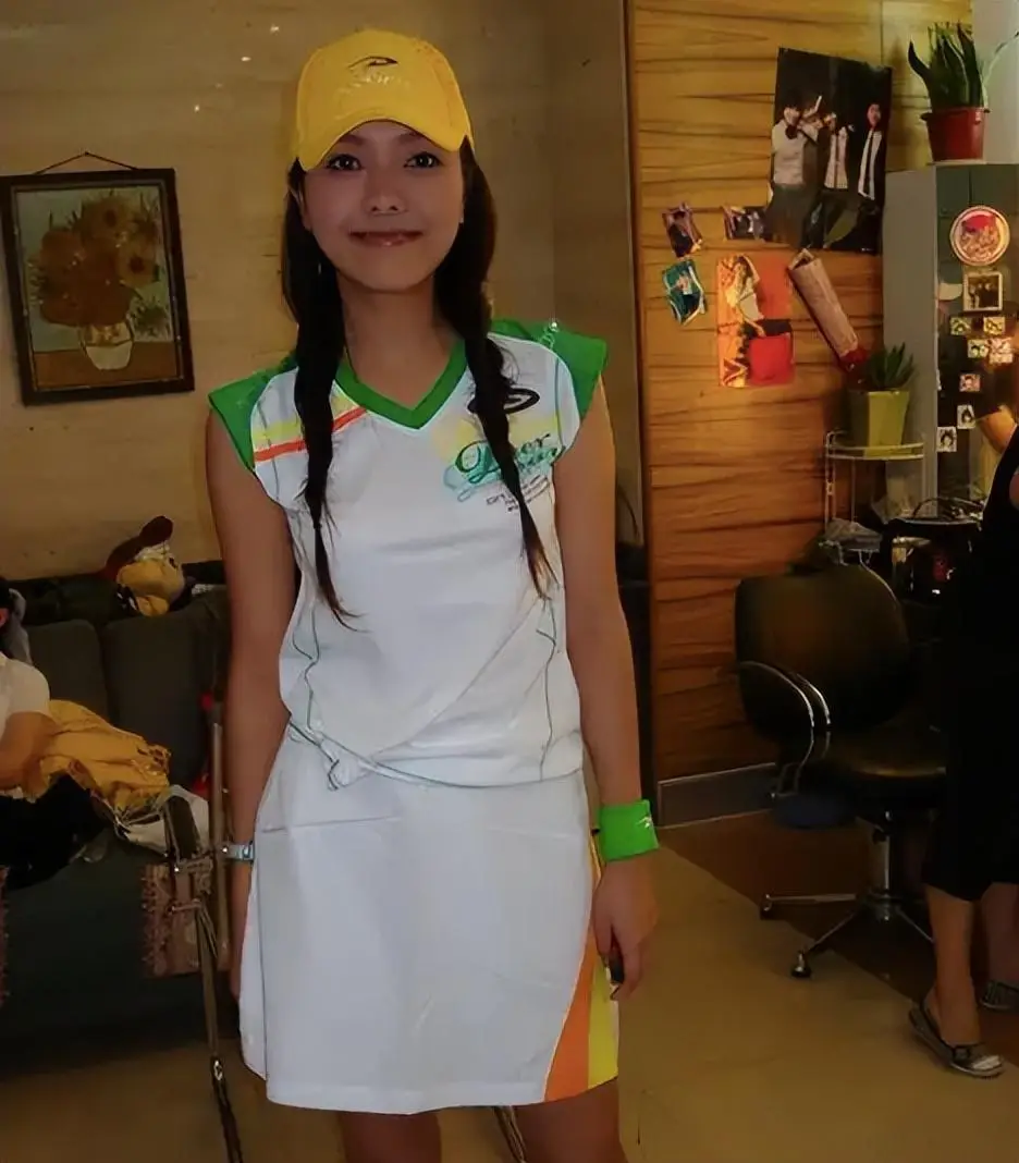 杨乐乐回应独自手术汪涵未陪同_杨乐乐主持生涯发展历程_杨乐乐汪涵婚姻经历