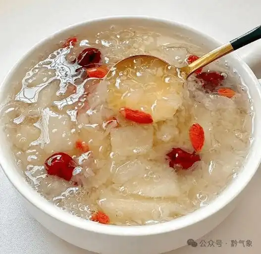 霜降节气养生_预防秋燥湿邪_寒露过后建议“洋葱穿衣法”