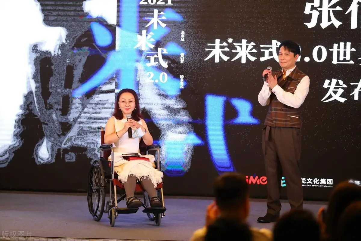 张信哲朱小妹照片_张信哲情歌教主爱情故事_张信哲感情经历